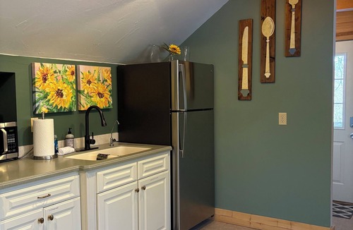Campbellsport Apartment | GGG Log Cabin Apartment on the Ice Age Trail
