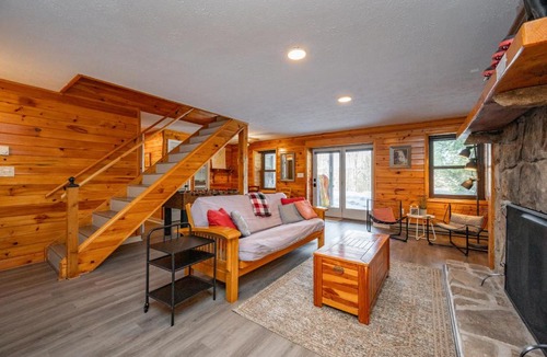 McHenry House | Ginseng Getaway