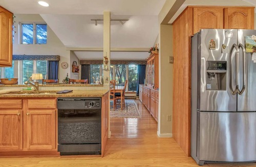 Quechee Condo | Golf Course Views! Cozy Fireplace | Coach Road 14B