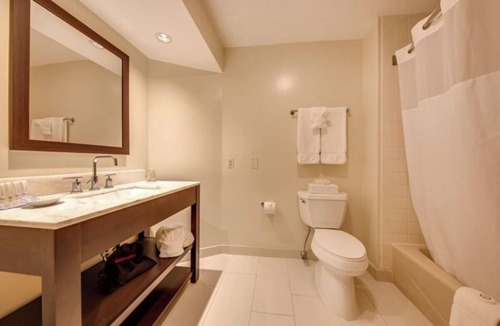 Southbury Hotel | Golf & Nature Escape Close to Quassy Park & Southford Falls State Park