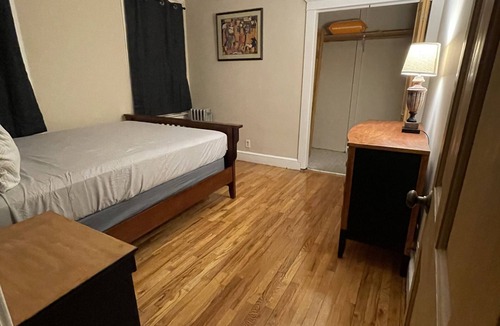 West New Haven House | Gorgeous 1st Floor Westville Apartment