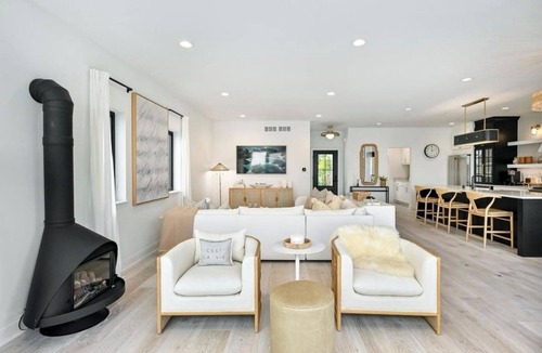 Rubicon House | Gorgeous 3-bedroom lakefront house with AC on charming Big Cedar Lake!