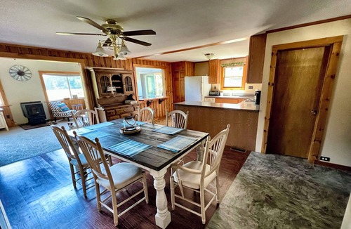 Stoddard House | Gorgeous 4-bedroom house with WiFi in charming Stoddard