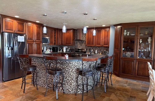 Pierre House | Gorgeous 6-bedroom, 5 bath house with magnificent view of the river in Ft Pierre