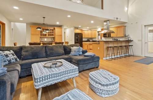 Londonderry House | Gorgeous House next to a Brook, Hot Tub, Sleeps 20