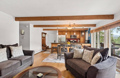 Snowmass Village Condo | Gorgeous Mountain Views! Balcony, W/D, Gas FP, Parking, Walk/Shuttle to Trails, Pool & Hot Tub