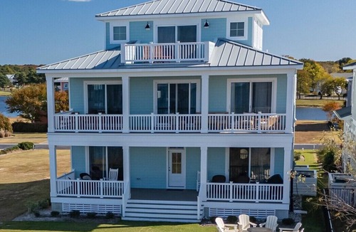 Cape Charles House | Gorgeous New 5 BDR, 4 BA Beach Home With Tower Outlook Suite!