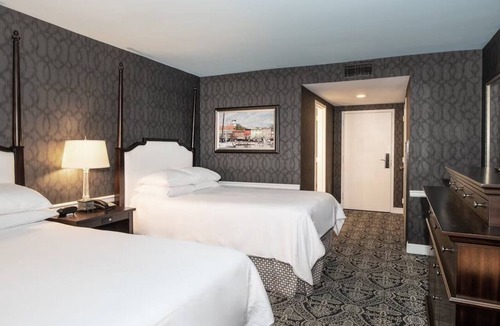 Historic District Hotel | Governor Calvert 2 Double Beds | Historic Inns | Near Naval Academy