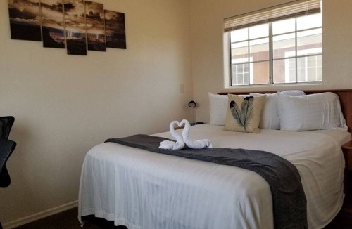 Valle Hotel | Grand Canyon Private Suite Retreat Sleeps 6