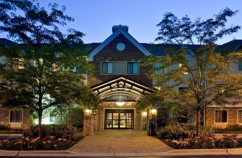 Half Day Condo | Great for Business Travel! Equipped Suite with Pool Access + Free Breakfast