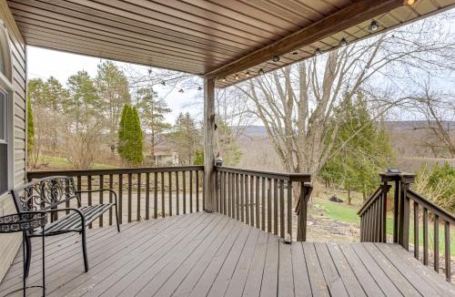 White House | Great for Groups! Spacious Melcroft Home w/Deck
