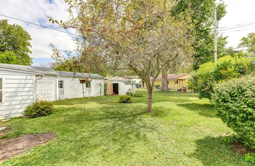 Champaign House | Great neighborhood! 3 bed 2 full bath close to shopping, restaurants, U of I