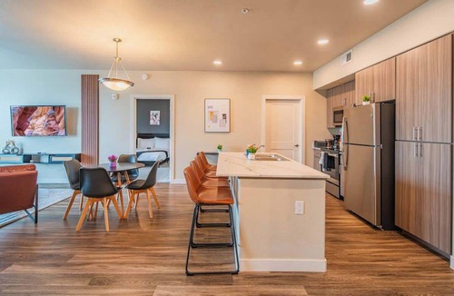 Tempe Apartment | Group-Friendly Apt | Pool,Gym,Parking,W/D,Balcony