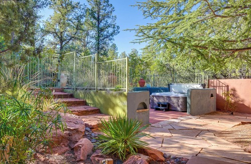 West Sedona Cottage | Group Getaway w/Outdoor Oasis in Sedona!