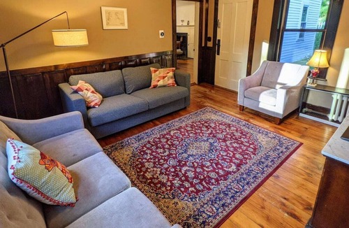 Middletown House | Guest pavilion in 1814 Historic Home in Middletown