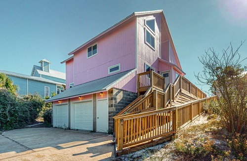 Gulf Trace House | Gulf view home across the street from the beach - walk to shops/restaurants