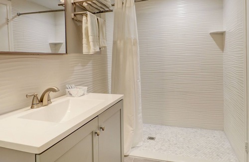 North Kingstown Hotel | Hamilton Village Inn