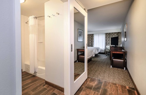 Brighton Hotel | Hampton Inn Brighton