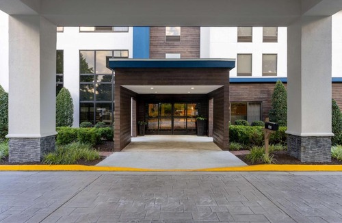 Midlothian Hotel | Hampton Inn Richmond-SW Hull Street