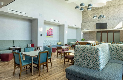 Cleburne Hotel | Hampton Inn & Suites Cleburne