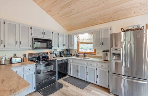 Fleetwood Cottage | Happinest Vacation Cottage | Chic, Modern Interior | Covered Porch & Hot Tub
