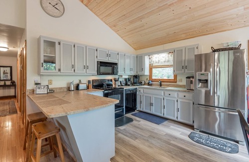 Fleetwood Cottage | Happinest Vacation Cottage | Chic, Modern Interior | Covered Porch & Hot Tub