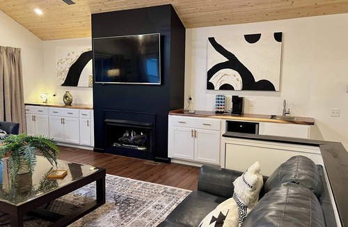 Oswego House | Harbor Lights Retreat in Oswego NY, Across from Lake Ontario/Wrights Landing