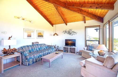 Copalis Beach House | Haven Hideaway - Ocean Views from Every Room