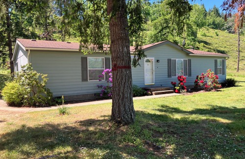 Fall Creek House | Hayden’s Green Acres on Big Fall Creek, 3BR 2Bath including River Access