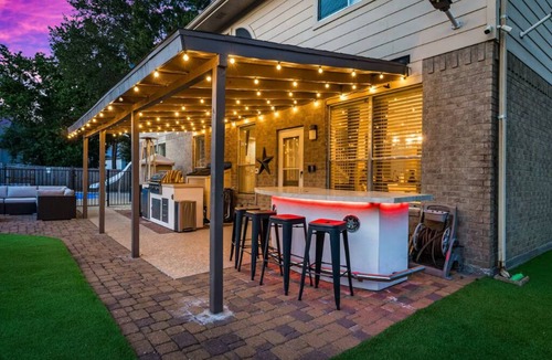 Klein House | Heated Pool, has it all & close to everything.