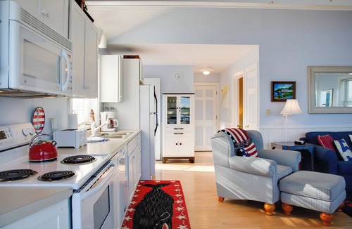 Freeport Cottage | 'Heron Cottage' on Casco Bay w/Deck & Boat Dock!