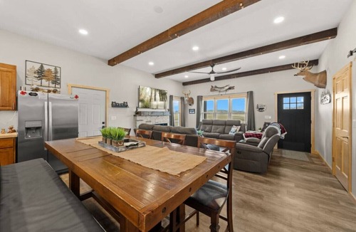 Markville House | Hibernation Station 6 BR on the Trails!