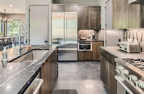 Chestnut House | High End Smart Home w/ Pool | Close to UT & Downtown | Daily Cleaning Available