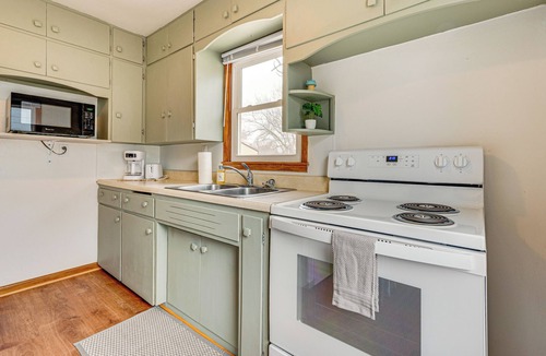 Lake Mills House | Hike, Fish & Boat: Lake Mills Home w/Yard