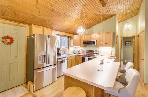 The Woods House | Hike & Golf! Family Home 15 Mi to Berkeley Springs