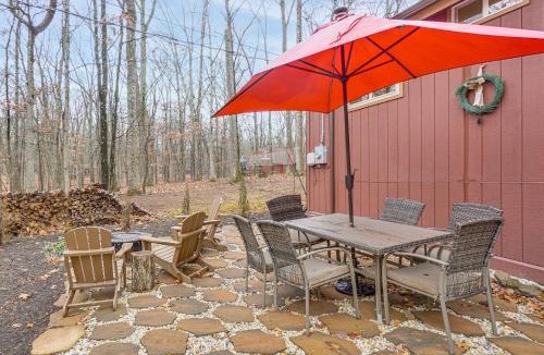 The Woods House | Hike & Golf! Family Home 15 Mi to Berkeley Springs
