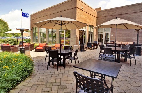 Lake Forest Hotel | Hilton Garden Inn Lake Forest Mettawa