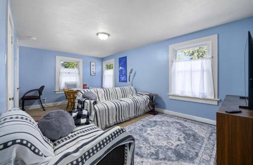 Fort Wayne Apartment | Historic 1 Bdr across from Lakeside Park
