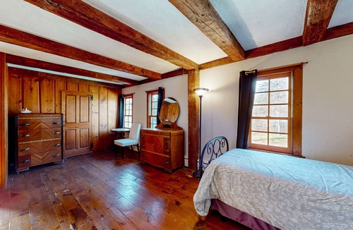 Franklin House | Historic acreage with mountain views, antique finishes, & orchard - dog-friendly