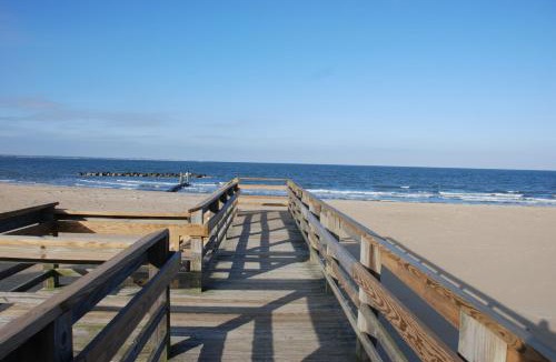Willoughby Spit House | Historic Beach Side Getaway - Pet friendly, WiFi cottage