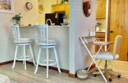 Albany Apartment | Historic downtown Albany, and peaceful river walks await your enjoyment