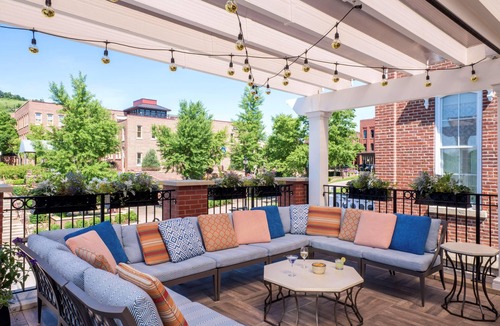 Red Wing Hotel | Historic Hotel in Beautiful Red Wing -Outdoor Activities -Dining -Museums -Art