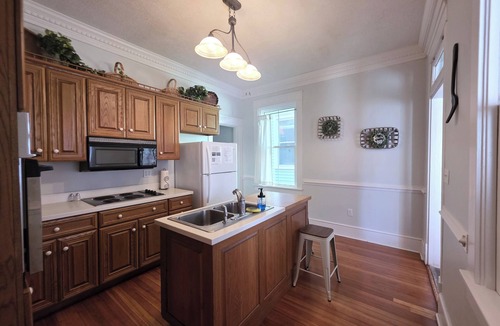 Cape Charles House | Historic Spacious 4-bedroom corner house on the Park - Brickhaven by the Park
