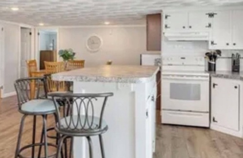 Matunuck House | Holden' at the Beach - Perfect 3-bedroom house in Matunuck for your getaway