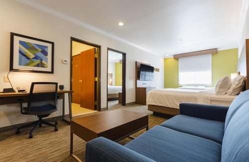 Davis Hotel | Holiday Inn Express Davis-University Area by IHG
