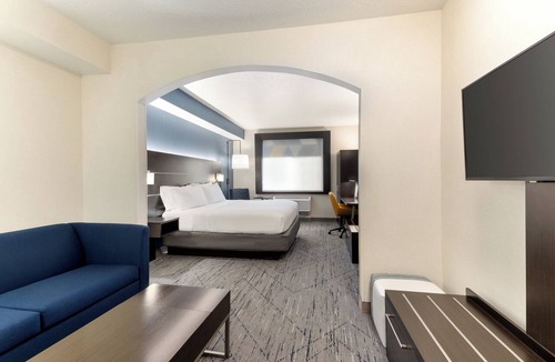 Eugene Hotel | Holiday Inn Express Hotel & Suites Eugene Downtown-University by IHG
