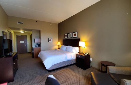 Mankato Hotel | Holiday Inn Express Hotel & Suites Mankato East by IHG