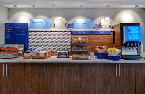 Anderson Hotel | Holiday Inn Express Hotel & Suites Anderson I-85 - HWY 76, Exit 19B by IHG