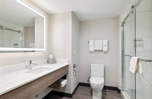 Nut Tree Hotel | Holiday Inn Express Hotel & Suites Vacaville by IHG