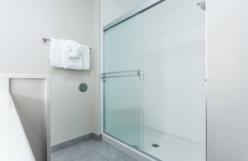 Rice Lake Hotel | Holiday Inn Express & Suites Rice Lake by IHG